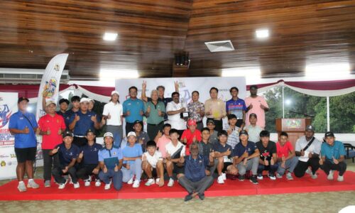 43 remaja berentap buru gelaran ‘raja golf’