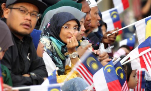 Orang ramai teruja hadir ke Sambutan Hari Kebangsaan ke-66