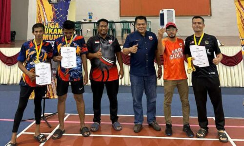MASKOM B juara sepak takraw Liga Sukan Komuniti Alor Gajah