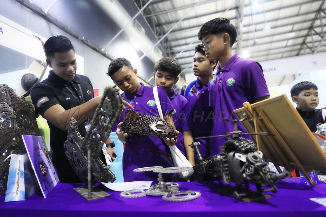 Sekolah angkat 1