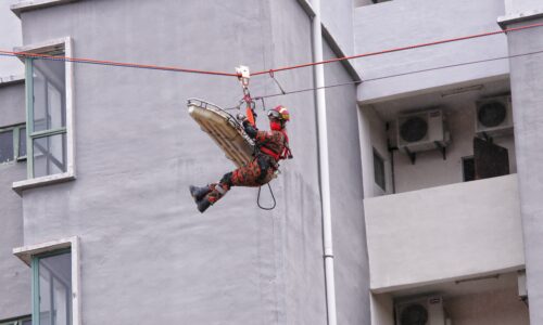 JBPM terima enam peralatan khas kesan bahan kimia dari jarak jauh
