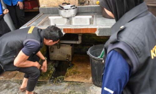 MPAG gempur kedai tomyam ‘tidak suci’