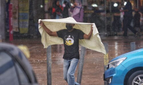 Waspada cuaca buruk hingga November