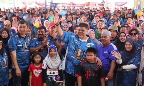 10,000 ‘berpeluh’ di Pantai Tanjung Bidara