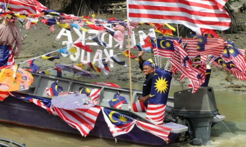 Kumpul duit, hias bot dengan Jalur Gemilang