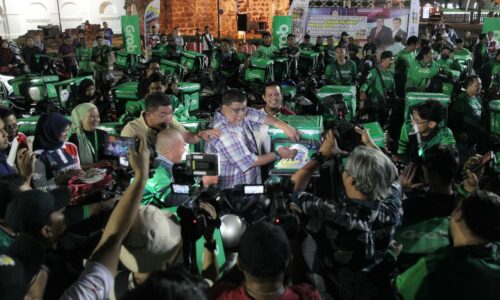 Pemandu, penunggang e-hailing terima pelekat, bantu promosi Melaka pada TMM2024