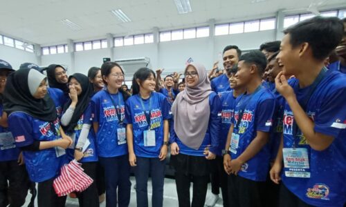 Perluas Kem Anak Malaysia ke IPT