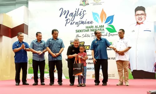 Didik rakyat Melaka asing sisa pepejal dari rumah