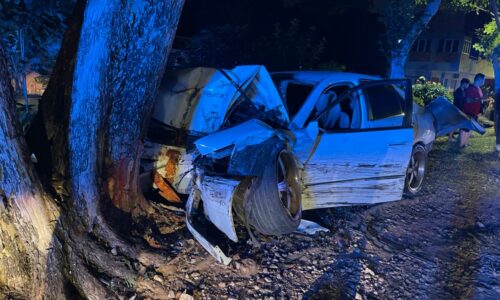 Pelayan restoran maut, tukang masak parah kereta terbabit kemalangan