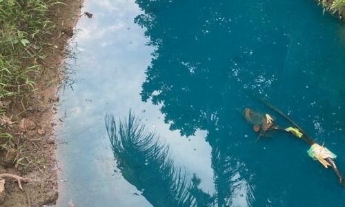 Warna bahan pencuci, bukan tumpahan bahan kimia