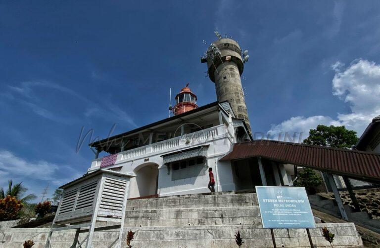 Tarikan Rumah Api 143 tahun di Pulau Undan