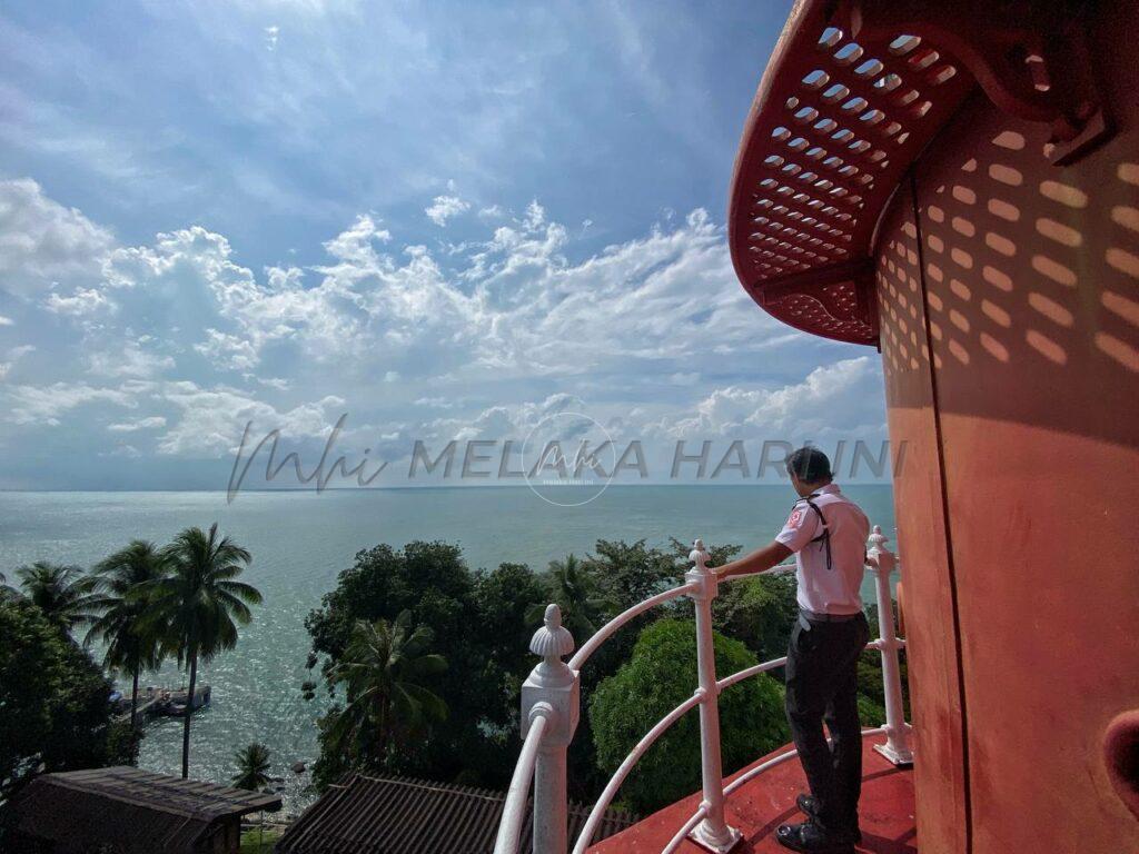 Tarikan Rumah Api 143 tahun di Pulau Undan