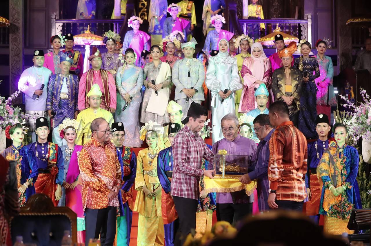 Img 20231102 005818 289