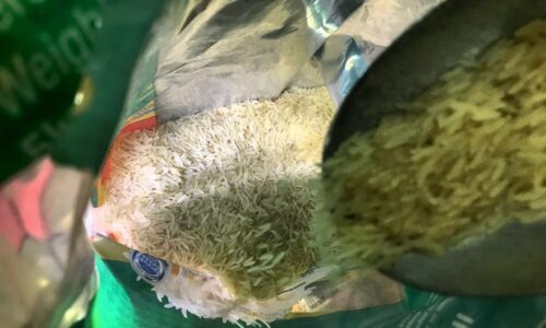 KPDN LANCAR OPS CAMPUR, 300 KAMPIT BERAS DIRAMPAS