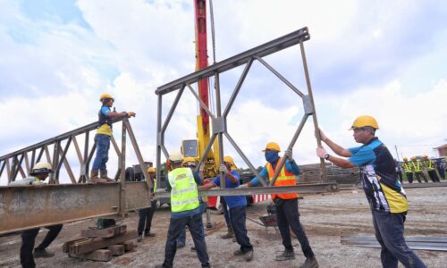 Jambatan sementara legakan 5,000 penduduk termasuk petani