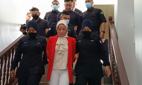 Hina Melayu: Mak Cik Kemboja, anak mengaku tidak bersalah