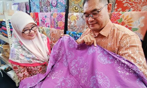 Uniknya batik Melaka