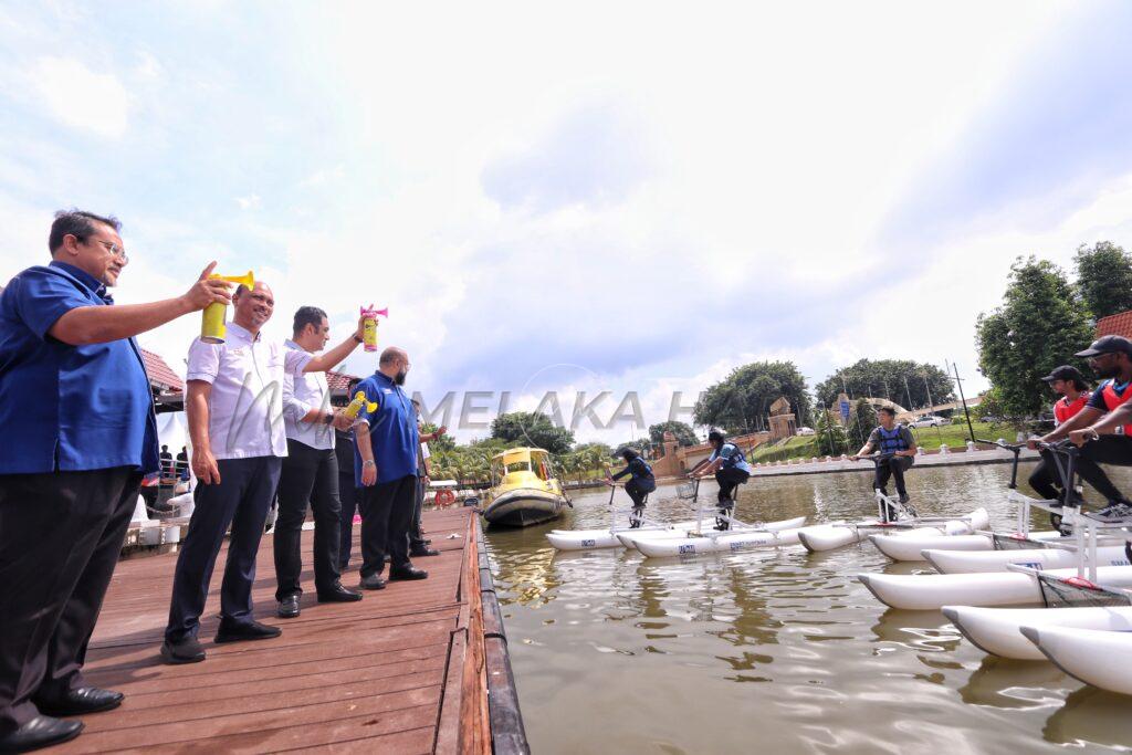 ‘SMART Hydrobike’ inisiatif UTeM kekal kebersihan Sungai Melaka
