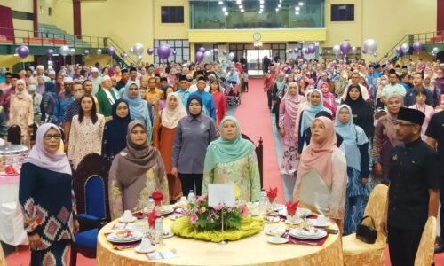 Toh Puan Asmah rai OKU, warga emas