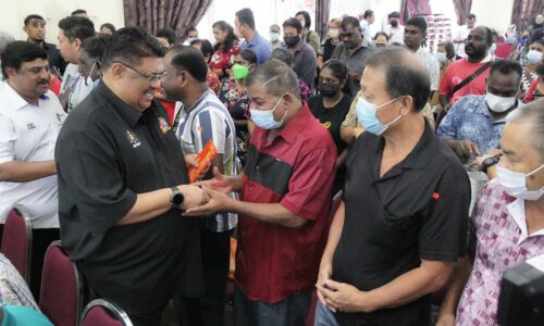 200 penganut Kristian terima sumbangan Krismas