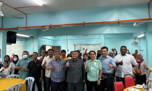 26 pelajar asnaf terima bantuan zakat