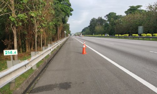 Penunggang motosikal lawan arus putus kaki kanan