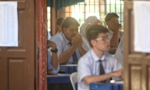 12,900 calon duduki SPM bertulis di Melaka