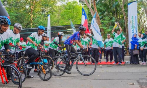 Larian gamit semangat bola sepak Melaka