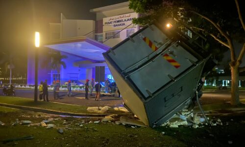 Lori ais terbabas, pemandu maut