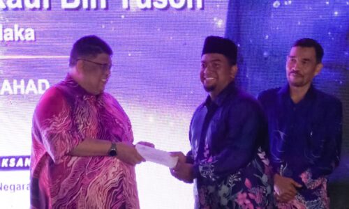 SRA JAIM Ramuan China Besar juara pantun Parlimen Masjid Tanah