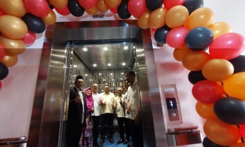 11 lif baharu di Hospital Melaka