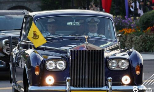 Raja-Raja Melayu tiba di Istana Negara untuk hadiri Mesyuarat Majlis Raja-Raja