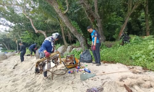 Jadi sukarelawan, ‘menyelam sambil minum air’