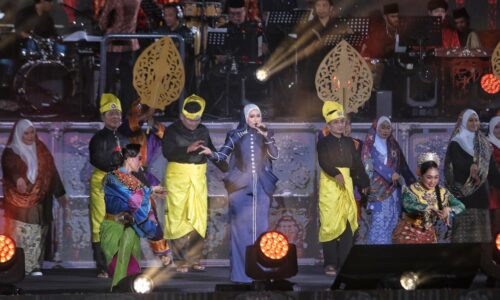 Melaka dekat di hati Siti Nordiana