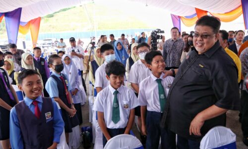 Santuni sekolah, perkasa akademik