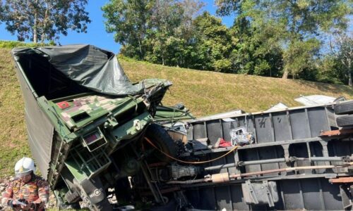 Pemandu lori didakwa memandu berbahaya, sebabkan kematian tiga tentera