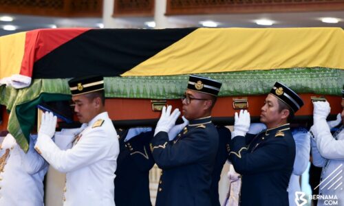 Suasana pilu selubungi Istiadat Penghormatan negeri Abdul Taib di DUN Sarawak