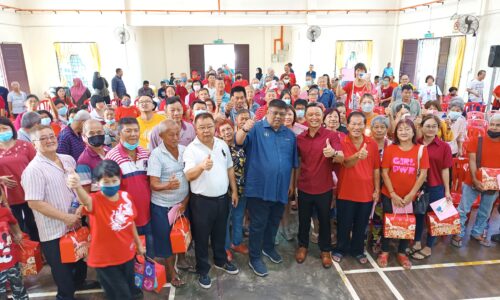 1,000 kaum Tionghoa Melaka terima angpau Tahun Baru Cina