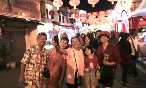 30,000 serbu Jonker Walk