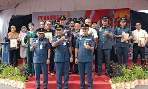 Tutup semua suis sebelum pulang ke kampung