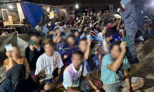 Terjun longkang elak diri dicekup