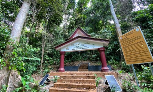 Gunung Melaka jadi tumpuan, penduduk dapat tempias rezeki