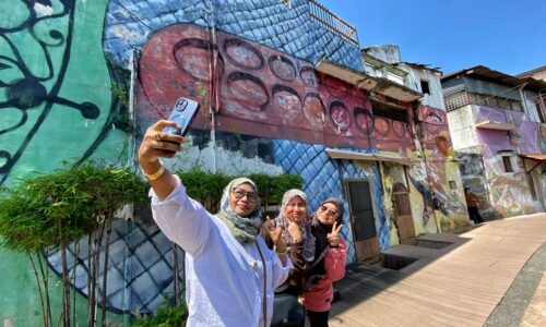 ‘Street art’ port selfie Sungai Melaka