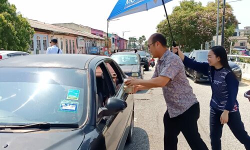 KRT Melaka agih 50,000 pek bubur lambuk