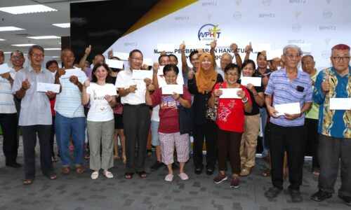 Baucar barang keperluan harian untuk masyarakat Tionghua