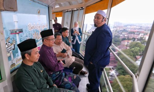 Tazkirah santai, sambil nikmati panorama Bandaraya Melaka