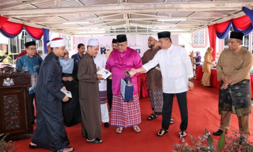 Stoking Kalimah Allah: Bukan soal politik, tapi kesucian agama – KM