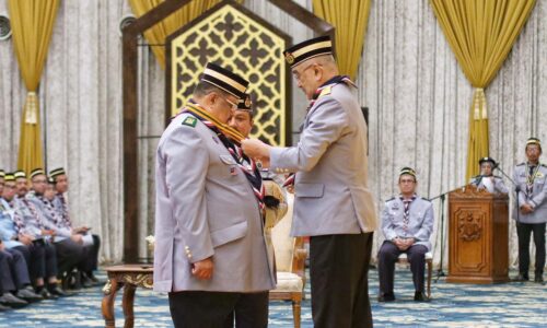 Ab Rauf terima Bintang Semangat Padi-Perak (BSPP)