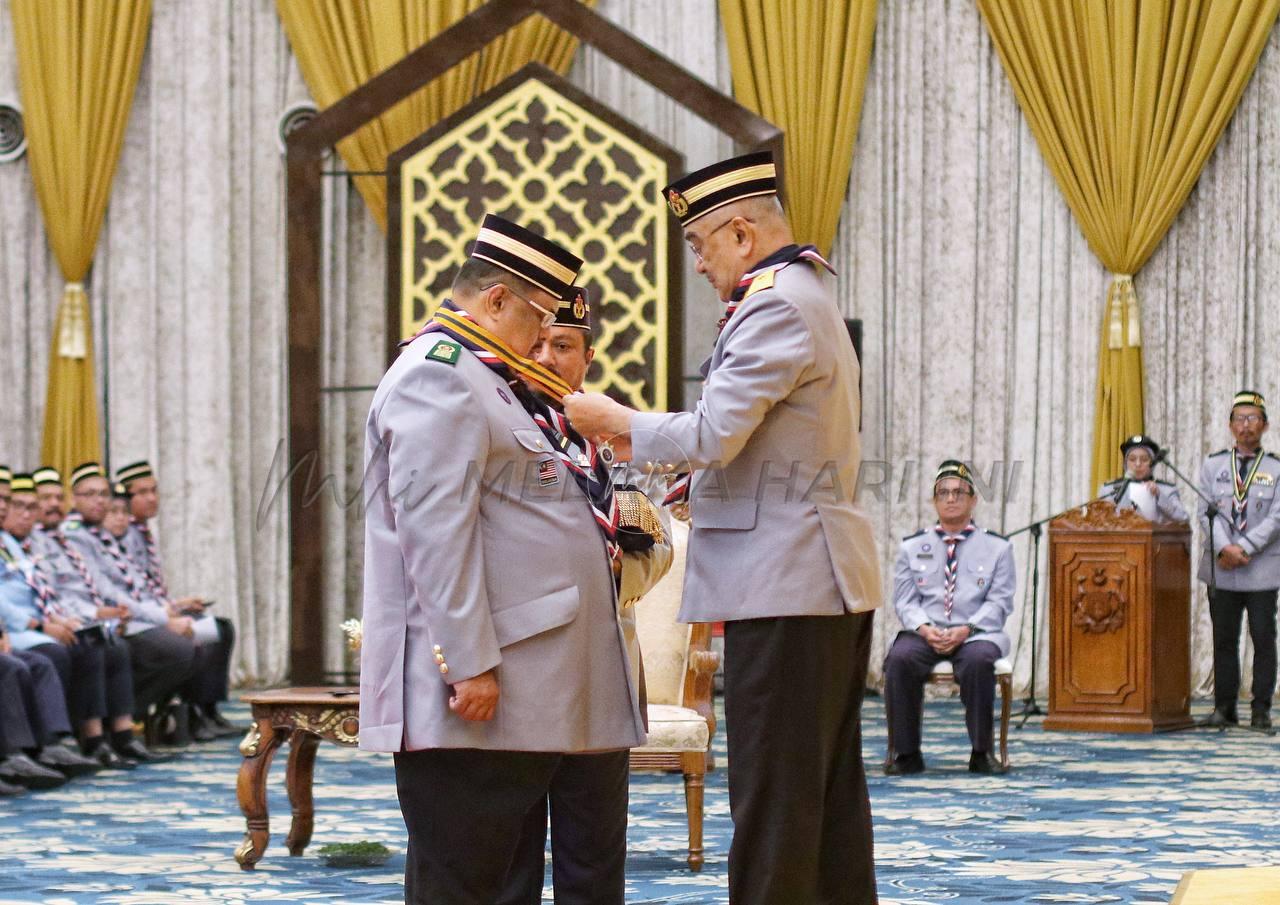 Photo 6296101918119934418 Y