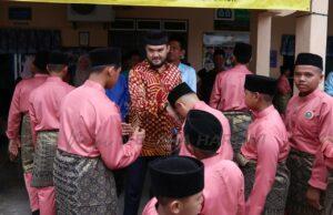 Photo 6305339125758278424 Y